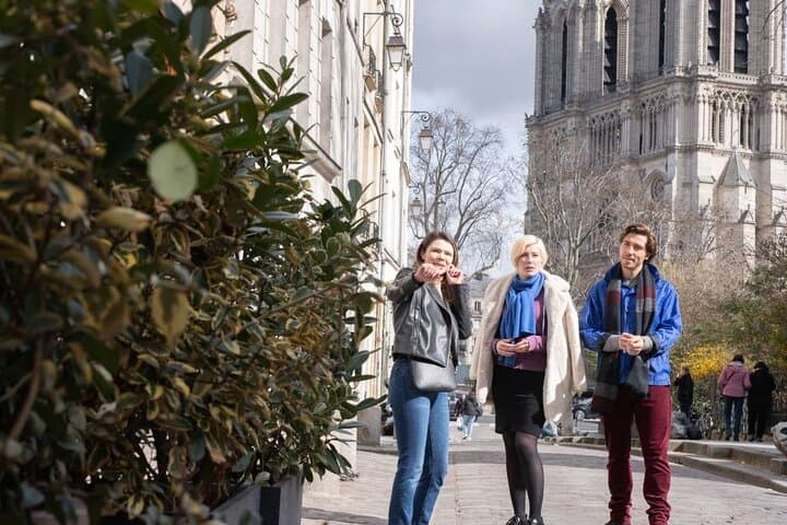 Paris Private Custom Tour with a Local Guide, Hidden Gems & Highlights