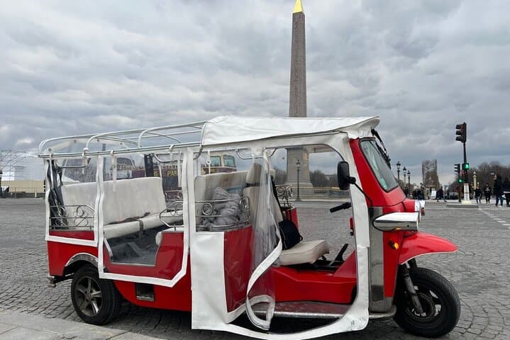 Private Paris Tuk-Tuk Experience