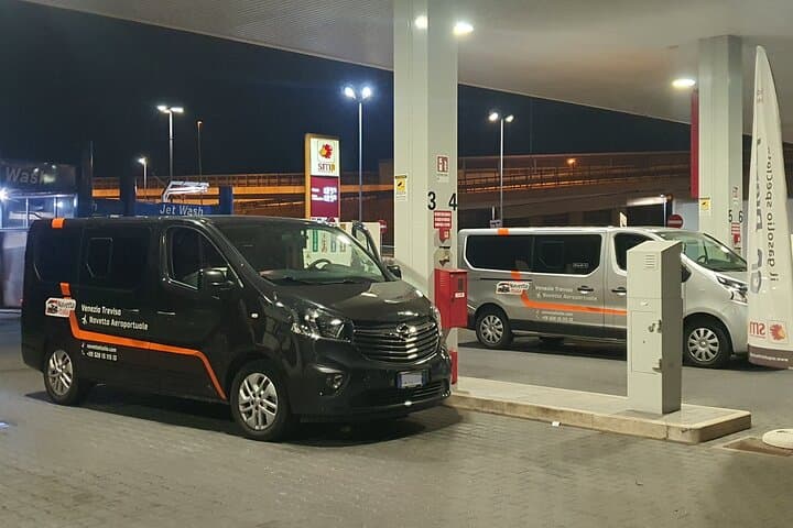 Private Transfer from Nantes Airport (NTE) to La Rochelle Port