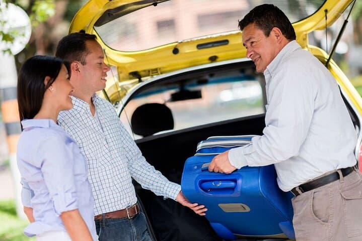 Private One-way transfer Paris Orly Airport To Paris