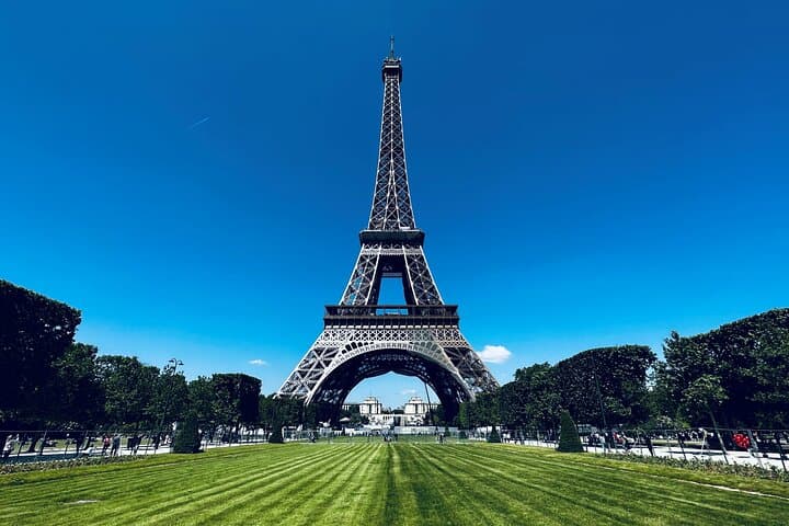 Paris Highlights Private Sightseeing Tour
