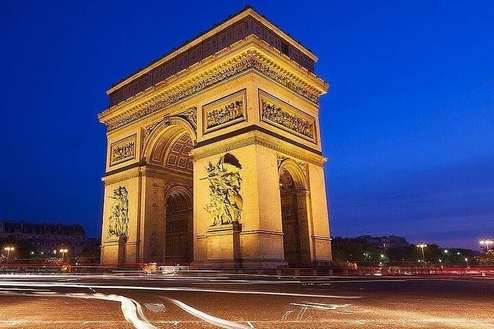 Private transfer: Paris or CDG ⇄ Bayeux
