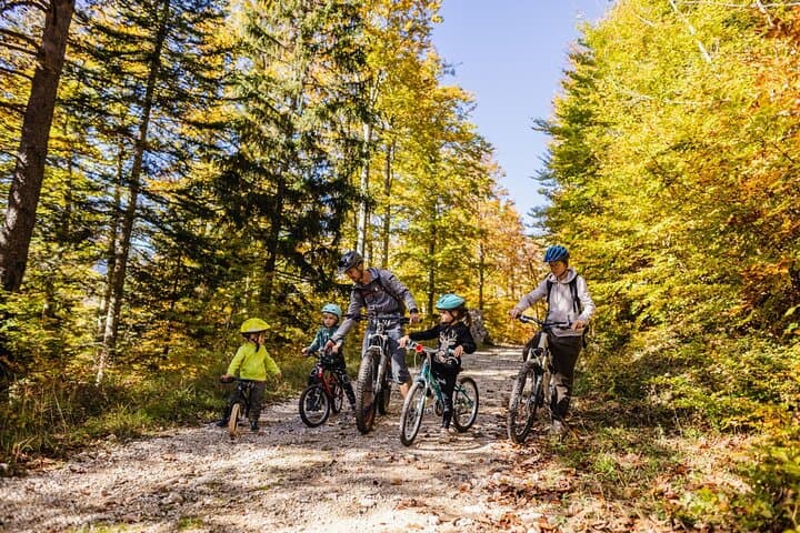 Immersive mountain bike adventure around Mont-Aiguille (Vercors)