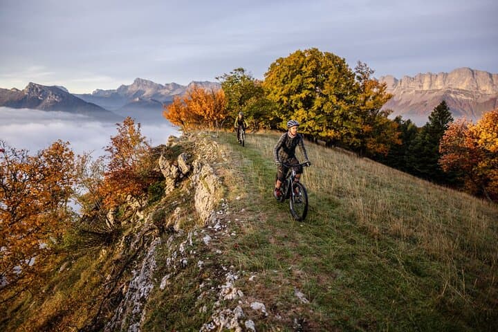 Immersive mountain bike adventure around Mont-Aiguille (Vercors)