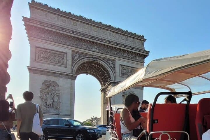 Paris with a Tuk Tuk - Private 2-Hour TukTuk Tour