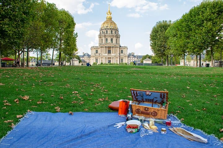 Paris E-Bike Private Tour: Full-Day Highlights and Picnic