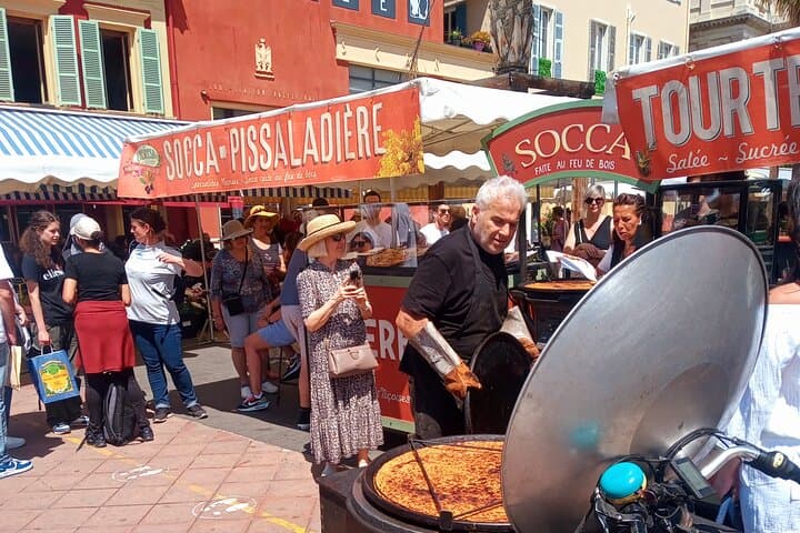 Private tour of Nice with tasting of traditional dishes