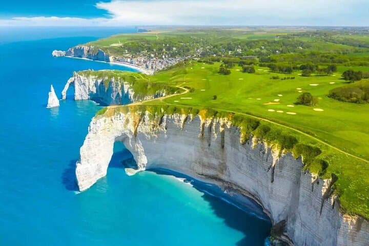 Private round transfer to Etretat and Honfleur from Le Havre