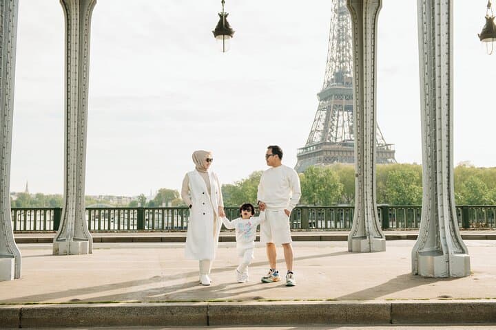 Paris Photo Tour with Professional Local Photographer