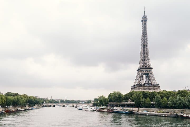 Private Direct Transfer From Bayeux to Paris