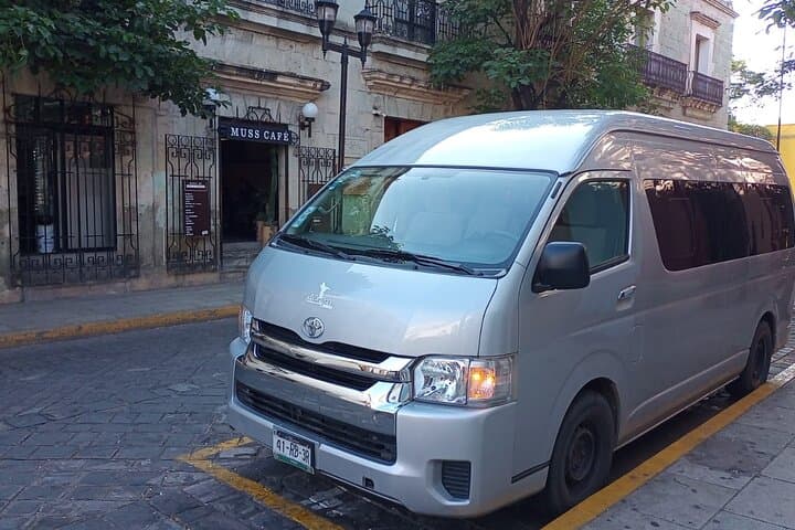 Luxury Transportation to and from Xoxocotlan Airport to Hotels