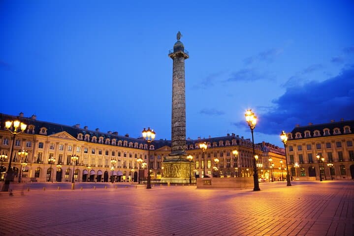 Paris Lights Evening Bus Tour with Eiffel Tower Summit Option