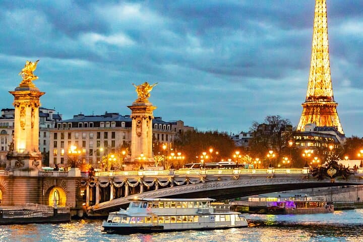 Dinner Cruise Prestige Check-out from the Eiffel Tower