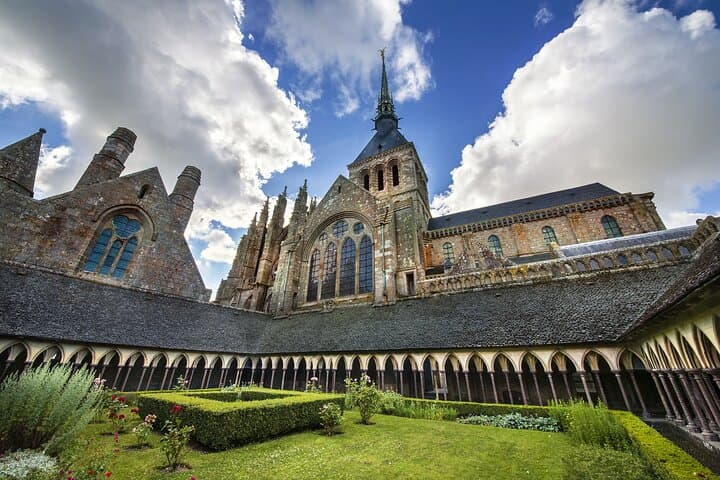 Mont Saint Michel Guided Day Trip with Hotel Pickup