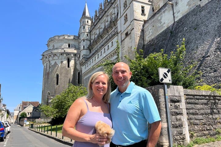 2-Days Private Guided Tour in Loire Valley Castles & Wine Tasting