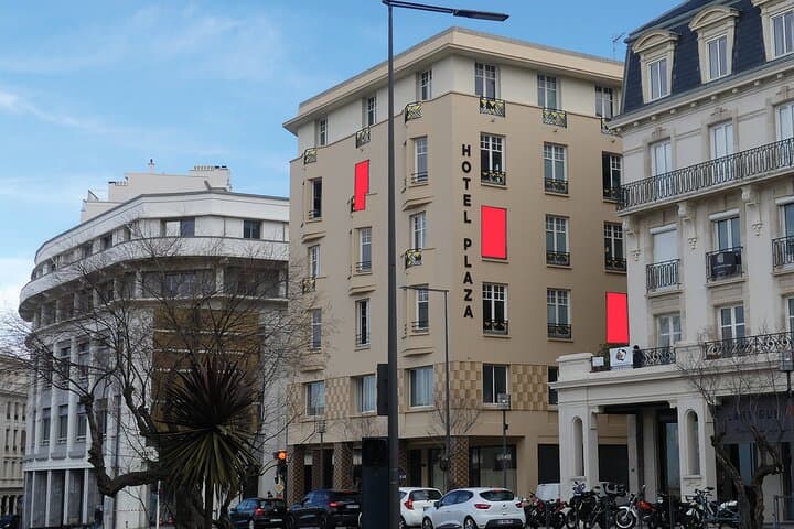 Outdoor Escape Game Biarritz - Beach Surfing and Spying