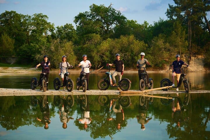 Off-road scooter outing between lakes and Pessac-Léognan vineyards