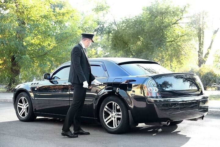 Private One-Way Transfer from Paris to Paris Orly Airport