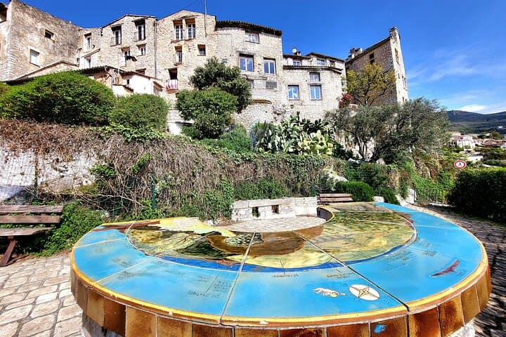 Private discovery of the hinterland of the Côte d'Azur