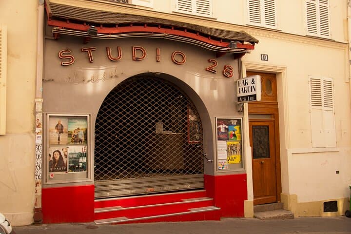 Iconic Amélie Movie Locations - Private Tour with Friendly Guide
