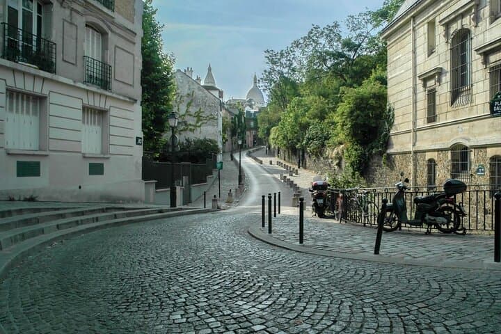 Emily in Paris Filming Locations on Private Tour with Local Guide