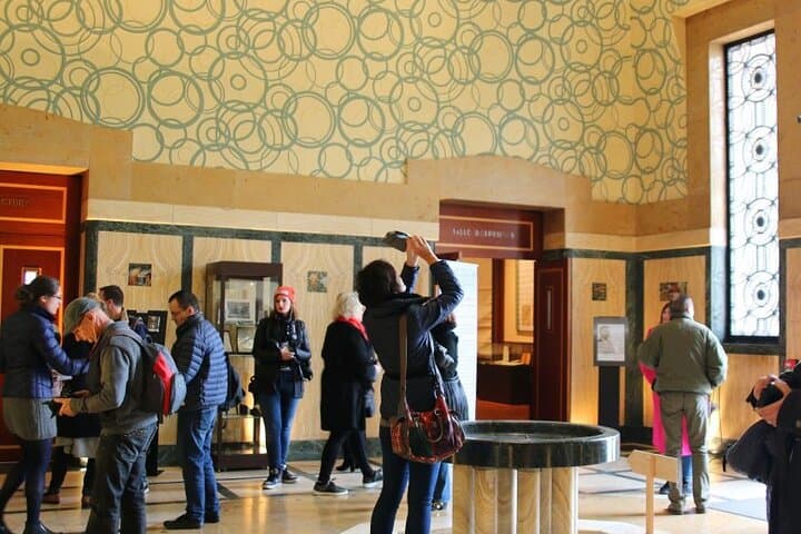 Guided Art Deco Walk in Reims City Center