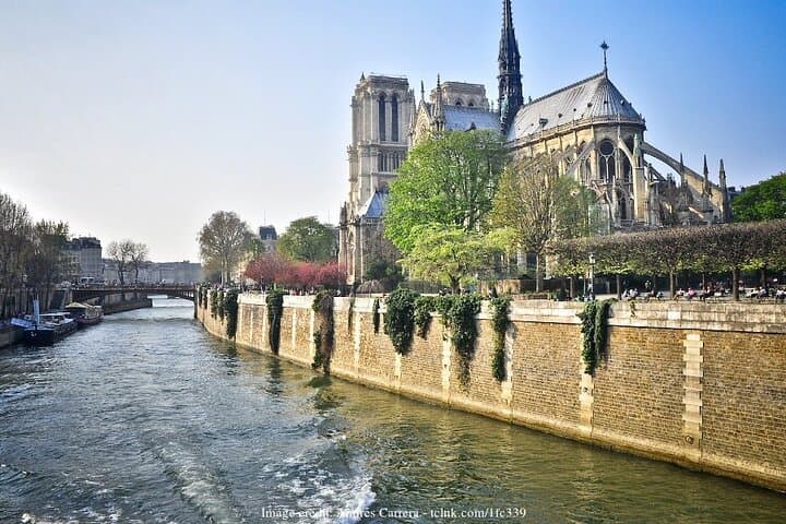All Inclusive Paris: Full-Day Walking tour with the Eiffel Tower