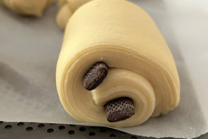 Lamination of a pain au chocolat