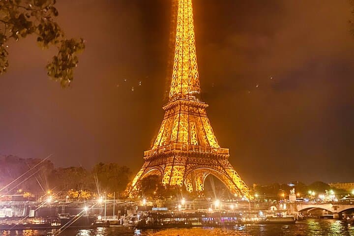 Electric Scooter Guided Tour of Paris