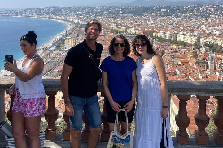 Walking tour of Nice, the old town & the Coline du Château