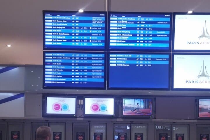 Arrivals Drivers / Waiting for you