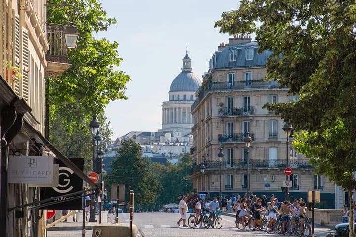 Paris E-Bike Private Tour: Discover the City Highlights in 3hours