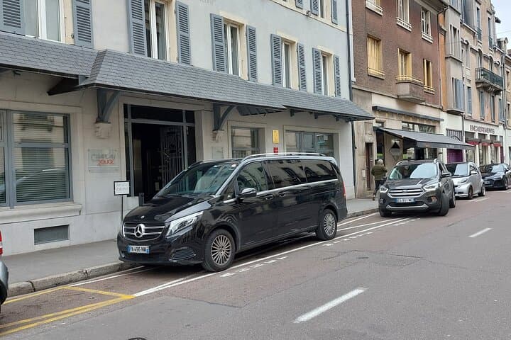 Private transfer from DisneyLand Paris to CDG or ORY airport