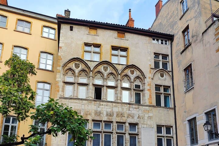 Private Self-Guided Tour of the Curse Quest of Old Lyon