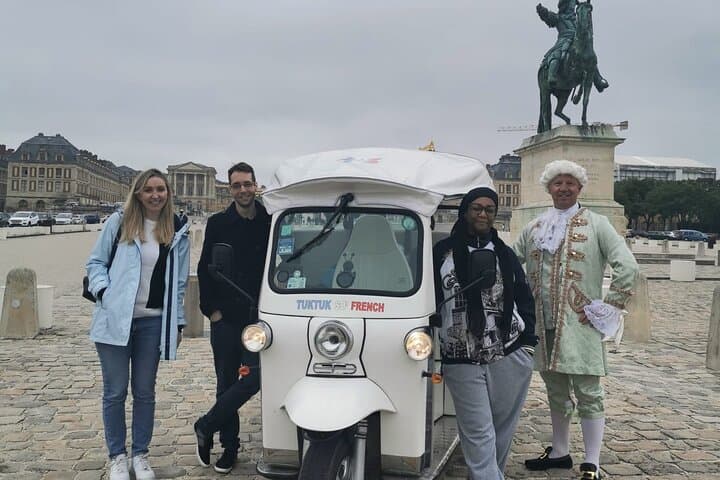 Private Two-Hour TukTuk Tour in Paris