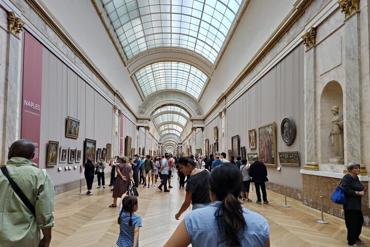 Exclusive Paris Louvre Private Guided Tour with Top-rated Expert