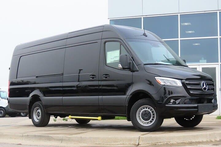 Private Minibus Departure from Avignon to Avignon Airport AVN