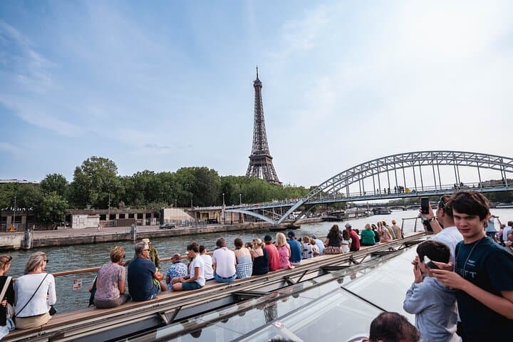 Paris Boat Tour with audioguide