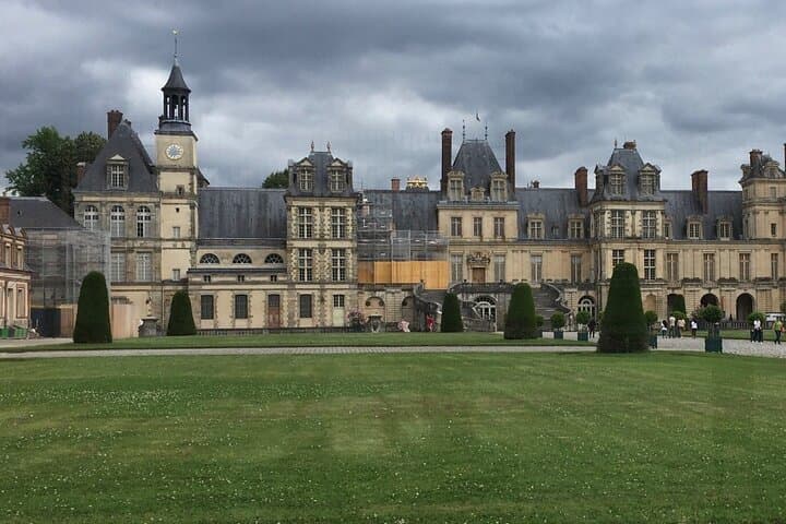 Private tour of the Great Christmas of Vaux le Vicomte and Fontainebleau