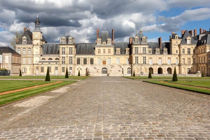 Private tour of the Great Christmas of Vaux le Vicomte and Fontainebleau