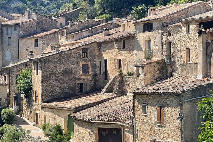 roof of saint guilhem