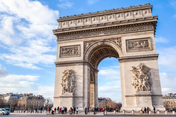 Paris Museum Pass & 24 hrs. Hop On Hop Off Combo ticket