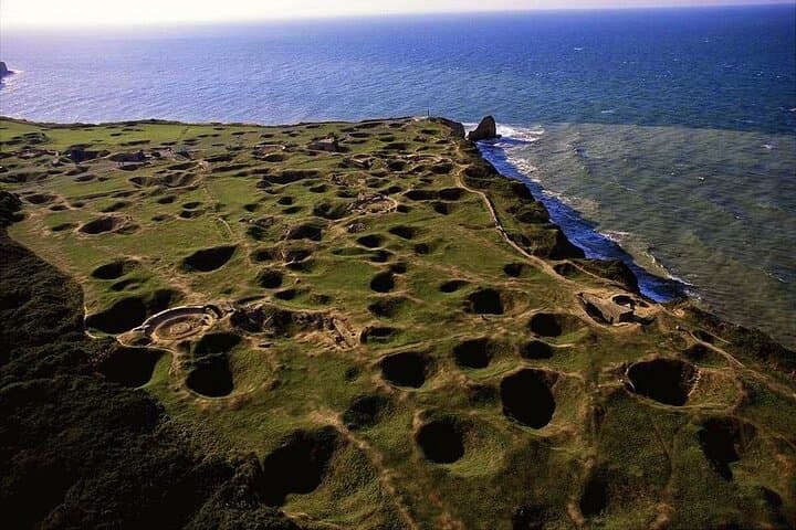 Pointe du Hoc, Omaha beach from Paris aboard a van (Private Tour)