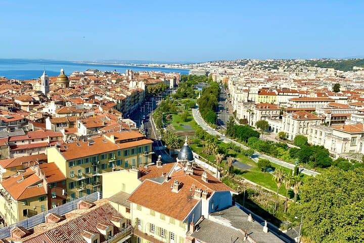 Unusual private walking tour of Old Nice with certified guide