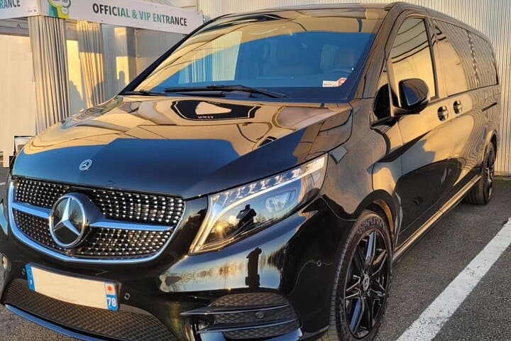 Paris Airport (CDG/ORLY) Transfer Minivan From or To Paris 1way