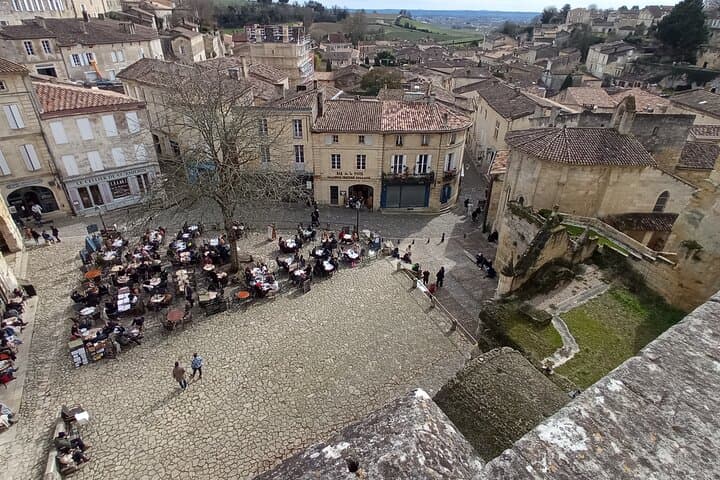 Isaac Newton’s Trail: Puzzle Quest in Saint-Émilion