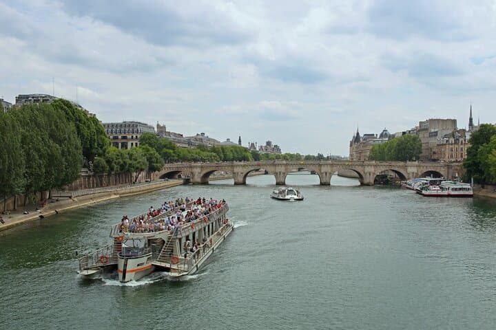 Musee de l'Armée and Seine River Cruise Ticket