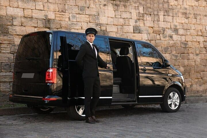 Private One-Way Transfer from Paris to Paris Orly Airport