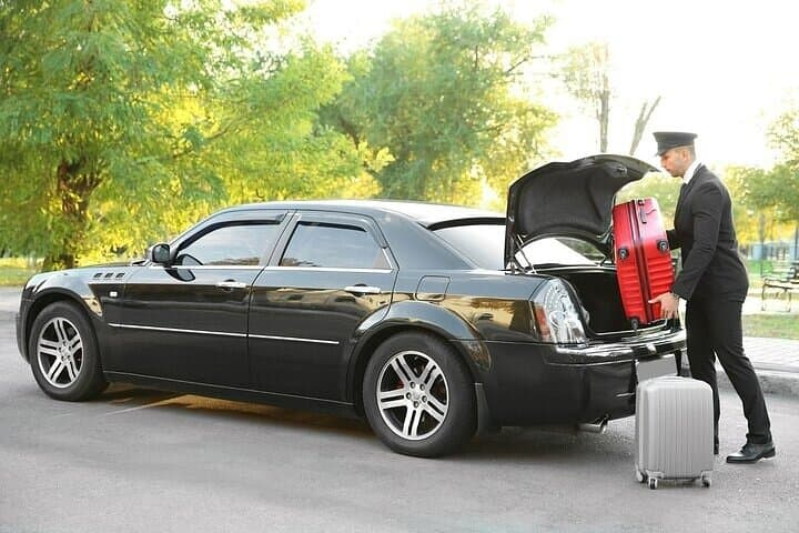 Private One-Way Transfer from Paris to Paris Orly Airport