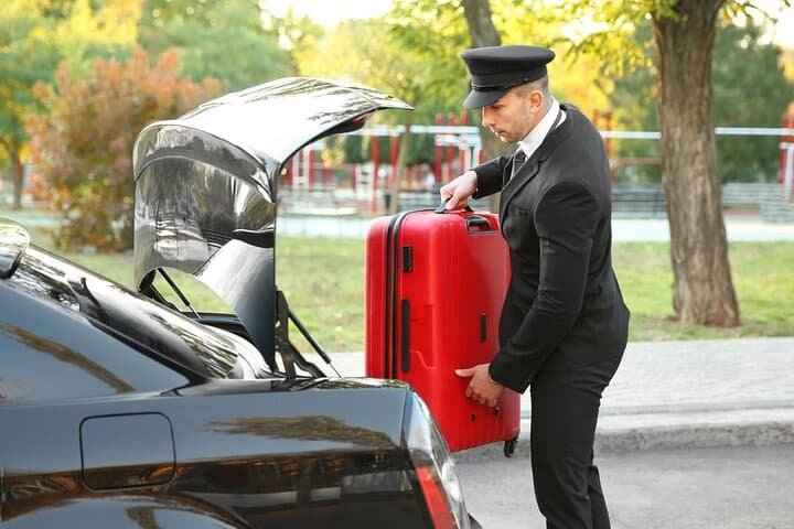 Private One-Way Transfer from Paris to Paris Orly Airport